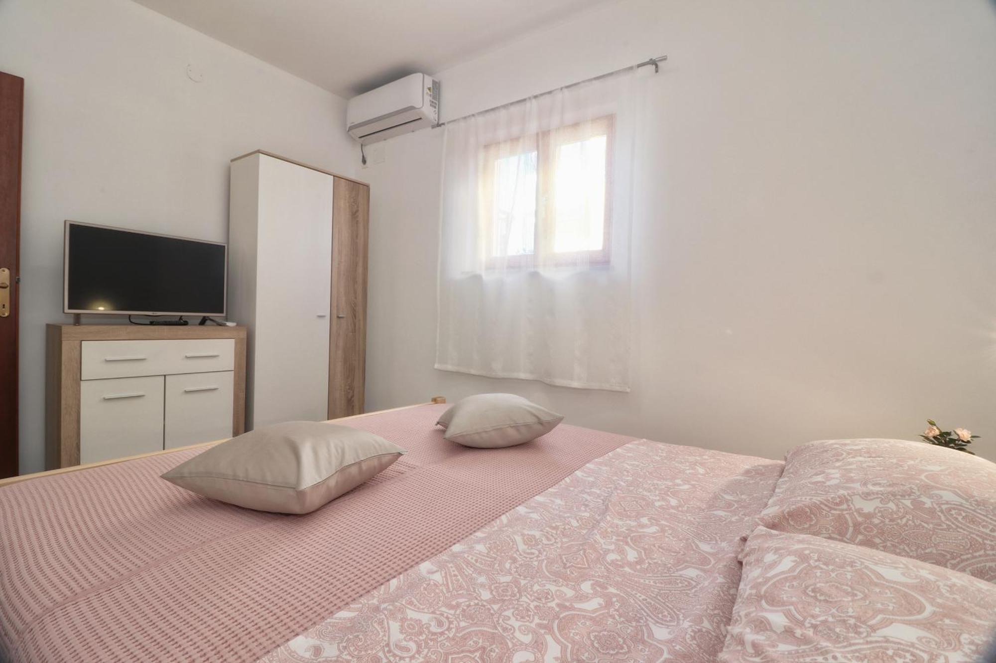 Studio Apartman Edy 3 Pula Exterior foto